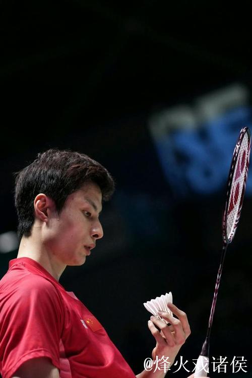 石宇奇2-1险胜周天成 两连胜锁定总决赛四强席位