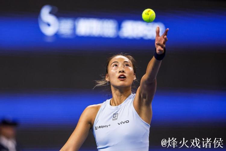郑钦文当选WTA2025年度最受球迷欢迎单打球员 郑钦文当选WTA2025年度最受球迷欢迎单打球员